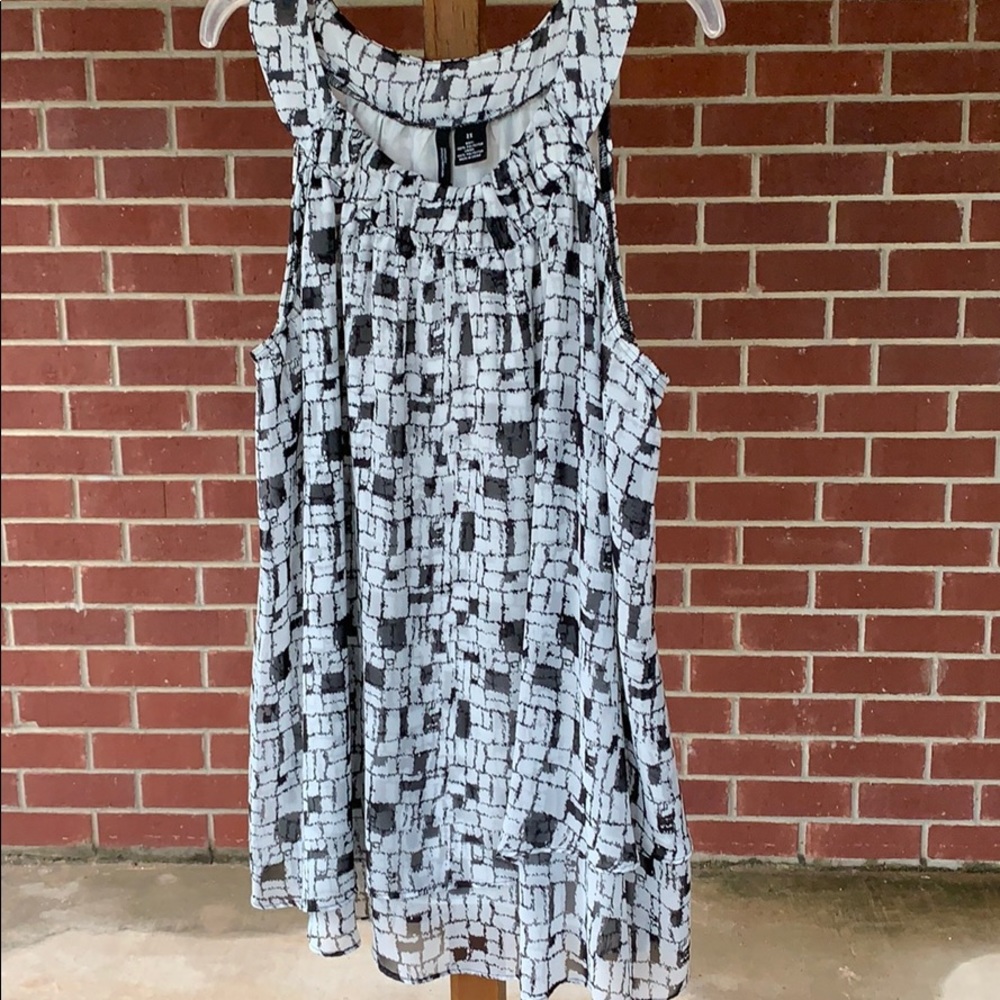 EUC - New Directions Decorative Tank with Lining